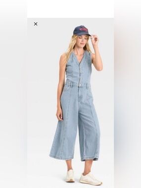 NWT Universal Thread Light Blue Denim Wide-Leg Jumpsuit Size 10